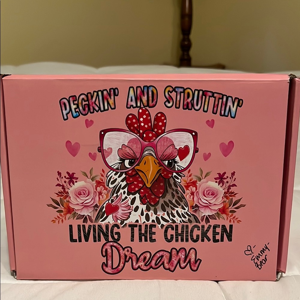 Peckin’ & Struttin’ Chicken lovers Gift Box